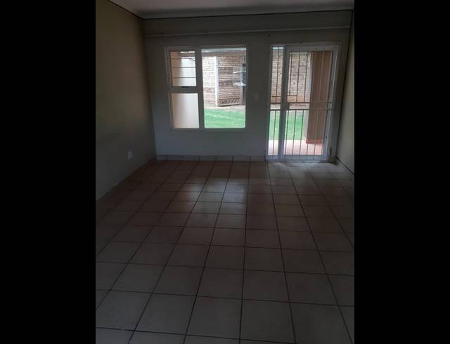2 BEDROOM TOWNHOUSE FOR SALE IN MEREDALE